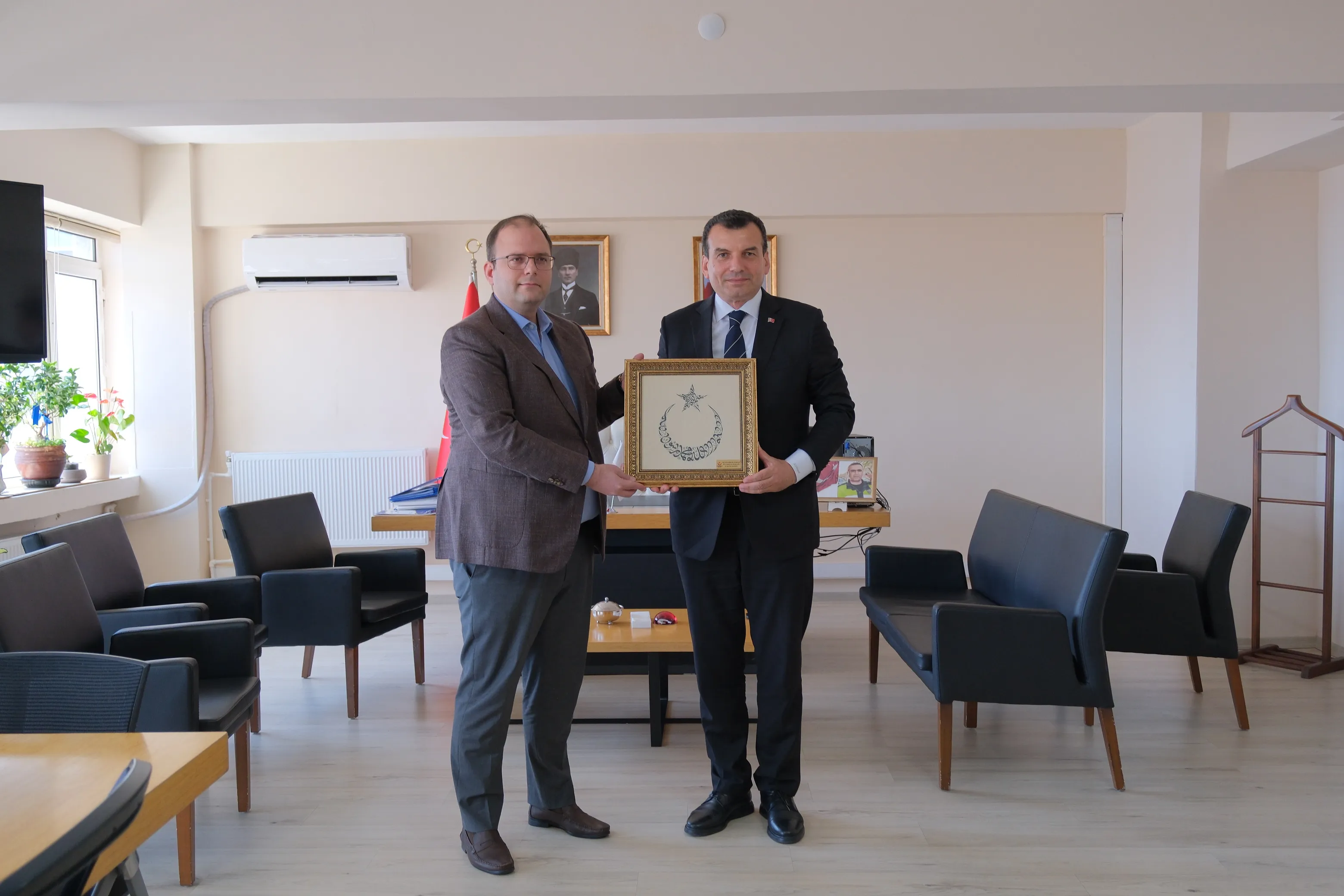 Büyük Birlik Partisi İstanbul İl Başkanımız S. Selim Şimşek’ten İstanbul İl Sağlık Müdürü Doç. Dr. Abdullah Emre Güner’e Ziyaret